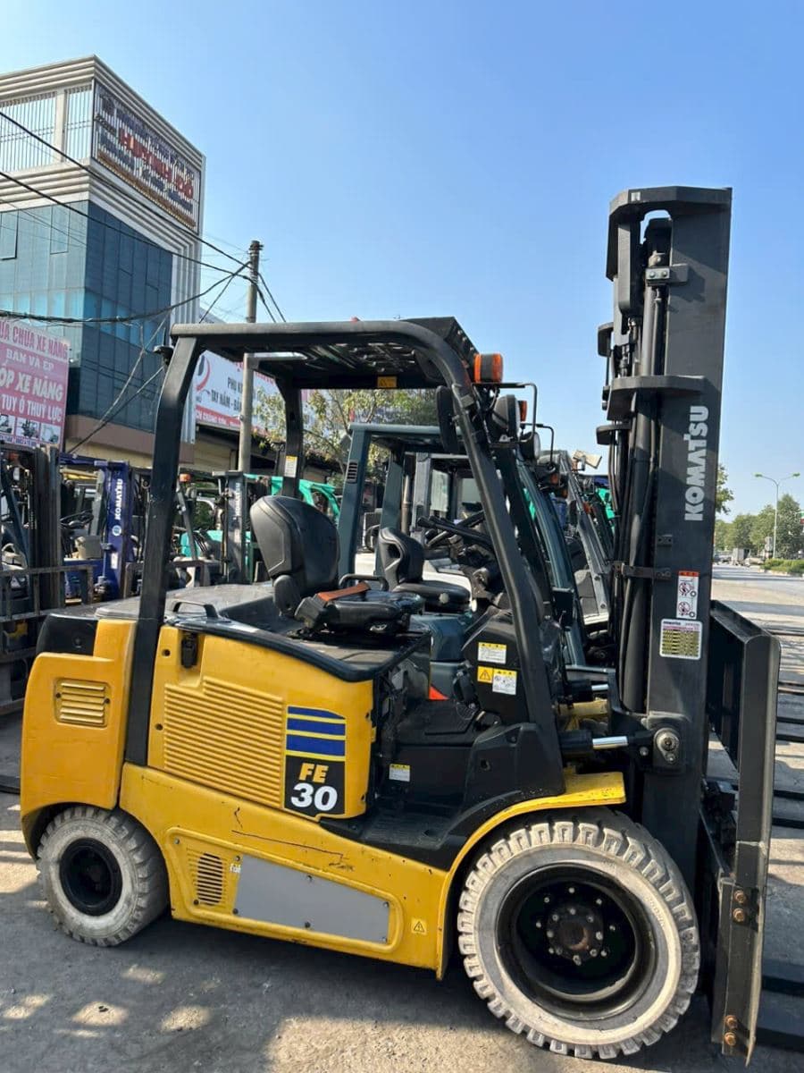 Kinh Nghiệm Chọn Mua Xe Nâng Điện Nhật Bãi Giá Tốt, Pin Bền Cho Kho Xưởng